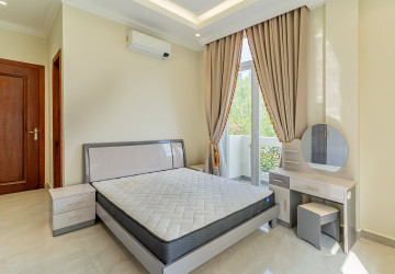 7 Bedroom Villa For Rent - Sen Sok, Phnom Penh thumbnail