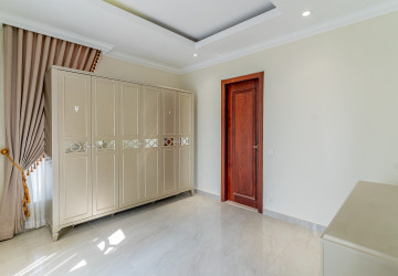 7 Bedroom Villa For Rent - Sen Sok, Phnom Penh thumbnail