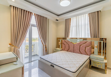 7 Bedroom Villa For Rent - Sen Sok, Phnom Penh thumbnail