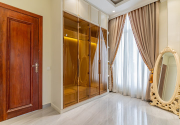 7 Bedroom Villa For Rent - Sen Sok, Phnom Penh thumbnail