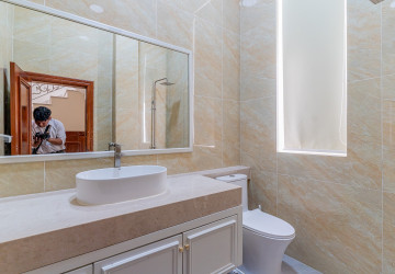 7 Bedroom Villa For Rent - Sen Sok, Phnom Penh thumbnail