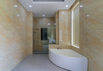 7 Bedroom Villa For Rent - Sen Sok, Phnom Penh thumbnail