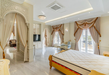 7 Bedroom Villa For Rent - Sen Sok, Phnom Penh thumbnail