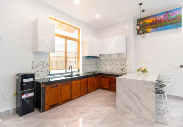 4 Bedroom House For Rent - Sala kamreuk, Siem Reap thumbnail