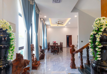 4 Bedroom House For Rent - Sala kamreuk, Siem Reap thumbnail