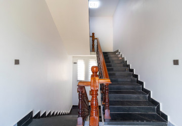 4 Bedroom House For Rent - Sala kamreuk, Siem Reap thumbnail