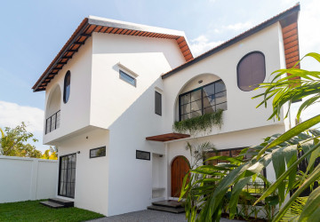 4 Bedroom Villa For Rent - Svay Dangkum, Siem Reap thumbnail