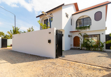 4 Bedroom Villa For Rent - Svay Dangkum, Siem Reap thumbnail