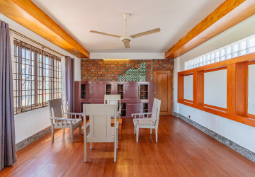 Duplex 2 Bedroom Serviced Apartment For Rent - BKK 2, Phnom Penh thumbnail