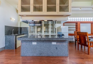 Duplex 2 Bedroom Serviced Apartment For Rent - BKK 2, Phnom Penh thumbnail