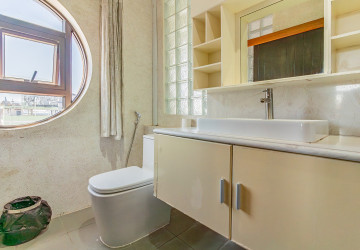 Duplex 2 Bedroom Serviced Apartment For Rent - BKK 2, Phnom Penh thumbnail