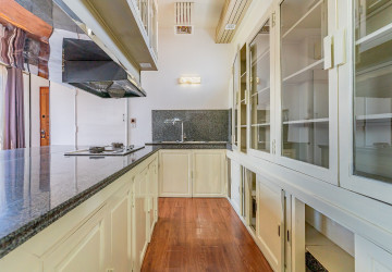 Duplex 2 Bedroom Serviced Apartment For Rent - BKK 2, Phnom Penh thumbnail