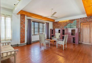 Duplex 2 Bedroom Serviced Apartment For Rent - BKK 2, Phnom Penh thumbnail