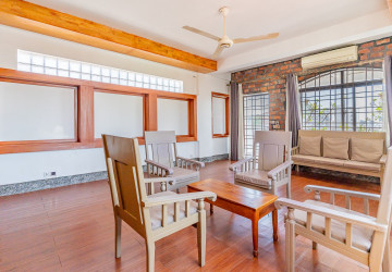 Duplex 2 Bedroom Serviced Apartment For Rent - BKK 2, Phnom Penh thumbnail