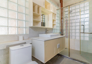 Duplex 2 Bedroom Serviced Apartment For Rent - BKK 2, Phnom Penh thumbnail