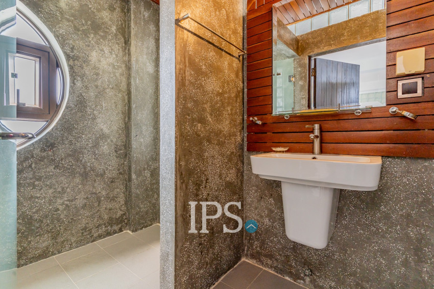 Duplex 2 Bedroom Serviced Apartment For Rent - BKK 2, Phnom Penh