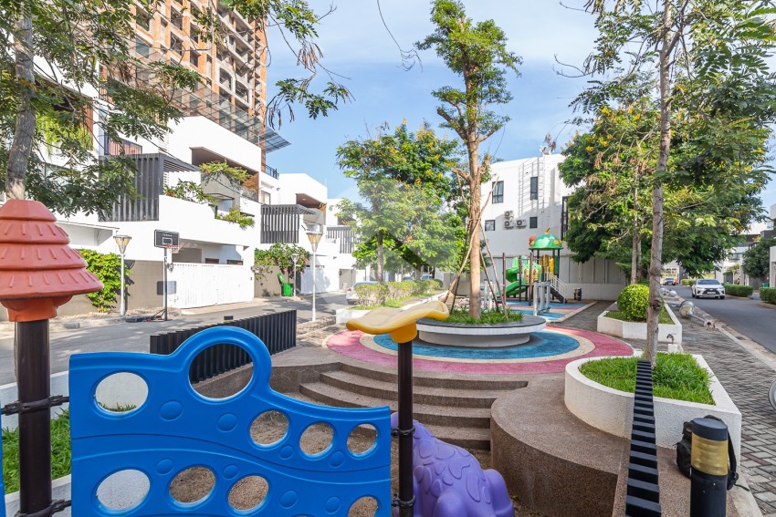 4 Bedroom Villa For Rent - Boeung Kak 1, Srah Chork, Phnom Penh