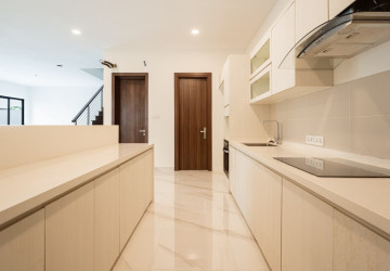 4 Bedroom Villa For Rent - Boeung Kak 1, Srah Chork, Phnom Penh thumbnail