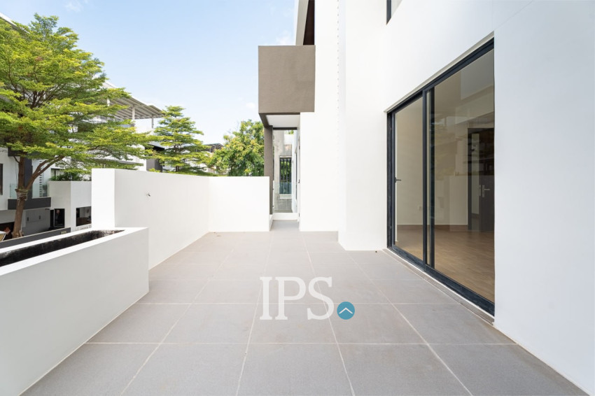 4 Bedroom Villa For Rent - Boeung Kak 1, Srah Chork, Phnom Penh