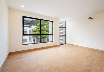 4 Bedroom Villa For Rent - Boeung Kak 1, Srah Chork, Phnom Penh thumbnail