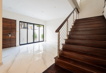 4 Bedroom Villa For Rent - Boeung Kak 1, Srah Chork, Phnom Penh thumbnail