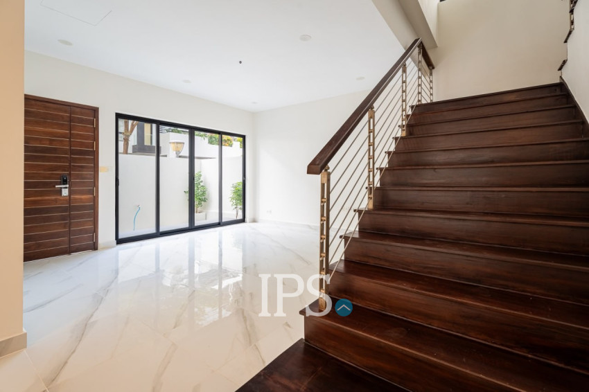 4 Bedroom Villa For Rent - Boeung Kak 1, Srah Chork, Phnom Penh