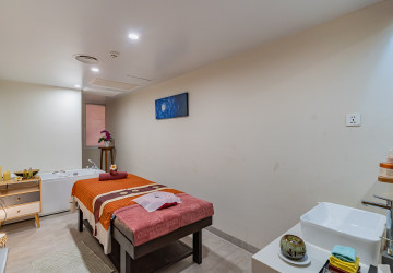 1 Bedroom Serviced Apartment For Rent - Tonle Bassac, Phnom Penh thumbnail