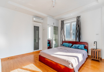 2 Bedroom Serviced Apartment For Rent - Beoung Prolit, Phnom Penh thumbnail