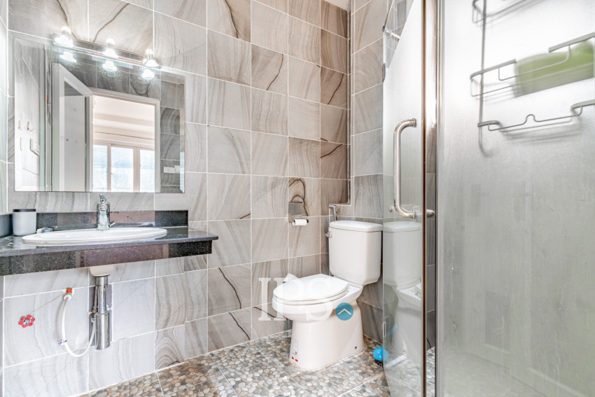 2 Bedroom Serviced Apartment For Rent - Beoung Prolit, Phnom Penh