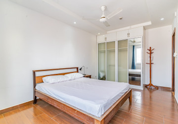 2 Bedroom Serviced Apartment For Rent - Beoung Prolit, Phnom Penh thumbnail