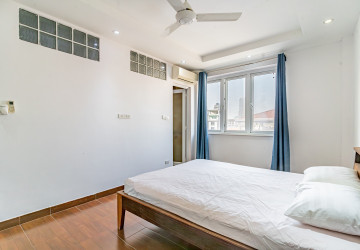 2 Bedroom Serviced Apartment For Rent - Beoung Prolit, Phnom Penh thumbnail