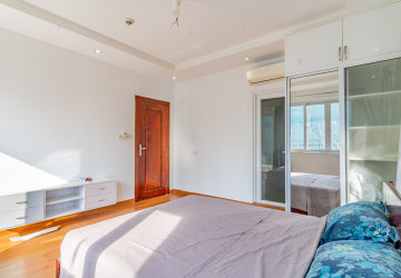 2 Bedroom Serviced Apartment For Rent - Beoung Prolit, Phnom Penh thumbnail