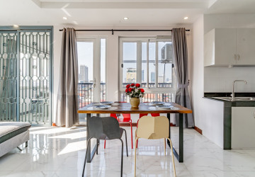 2 Bedroom Serviced Apartment For Rent - Beoung Prolit, Phnom Penh thumbnail