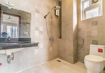 2 Bedroom Serviced Apartment For Rent - Beoung Prolit, Phnom Penh thumbnail