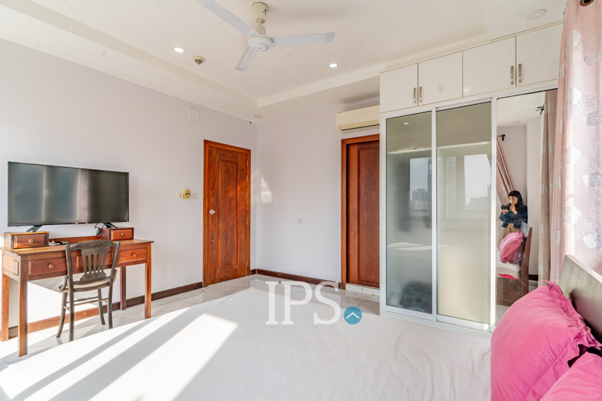 2 Bedroom Serviced Apartment For Rent - Beoung Prolit, Phnom Penh