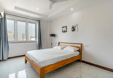 2 Bedroom Serviced Apartment For Rent - Beoung Prolit, Phnom Penh thumbnail