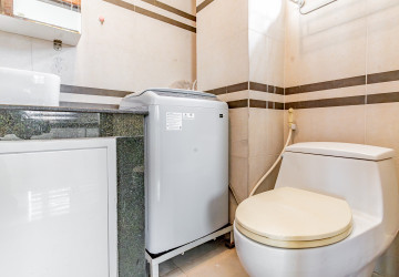 3 Bedroom Serviced Apartment For Rent - Beoung Prolit, Phnom Penh thumbnail