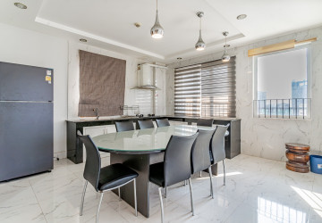 3 Bedroom Serviced Apartment For Rent - Beoung Prolit, Phnom Penh thumbnail