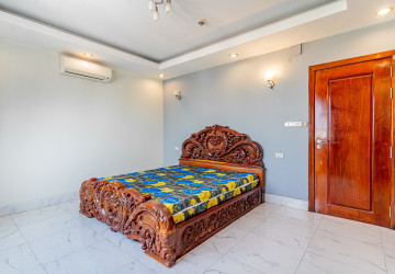 3 Bedroom Serviced Apartment For Rent - Beoung Prolit, Phnom Penh thumbnail