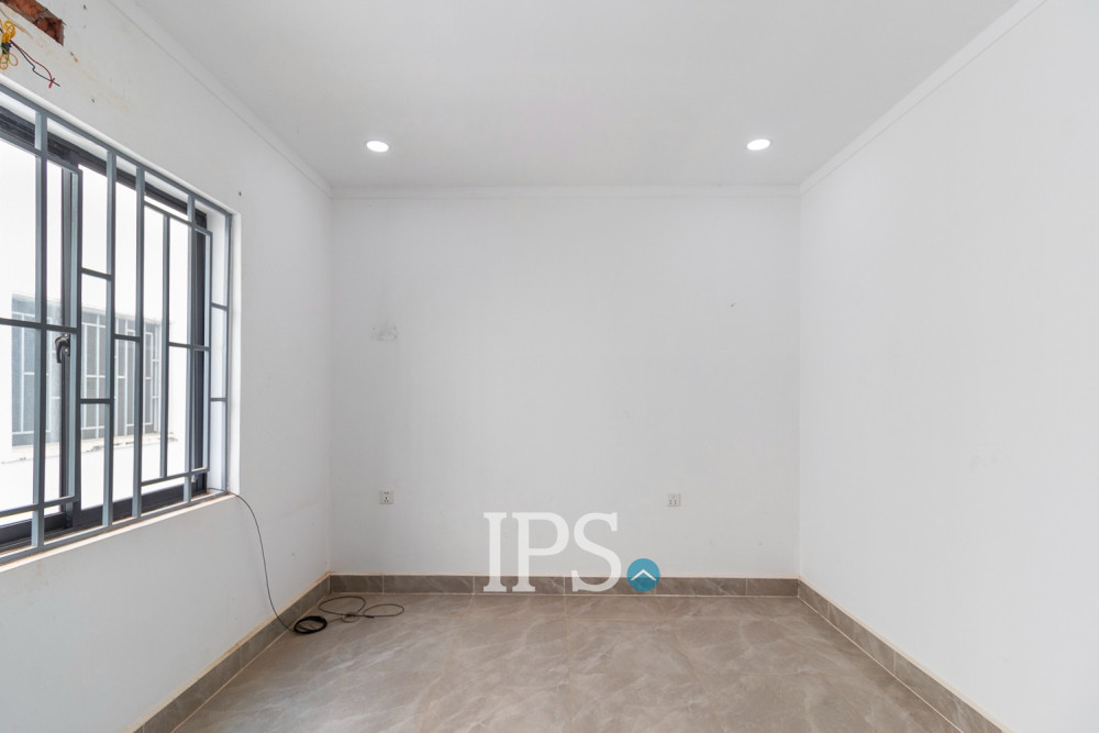 4 Bedroom House For Rent - Svay Dangkum, Siem Reap - Image 9