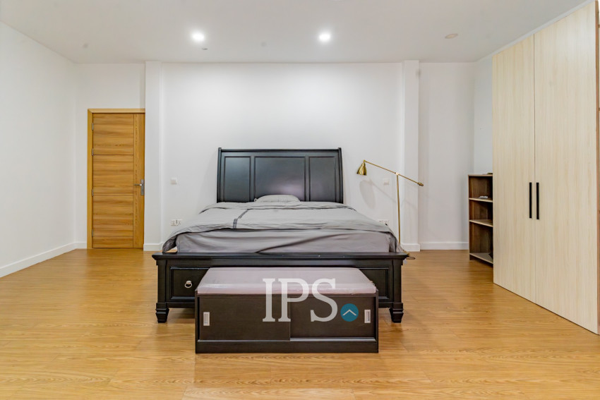 Renovated 2 Bedroom Apartment For Rent - Beoung Prolit, Phnom Penh