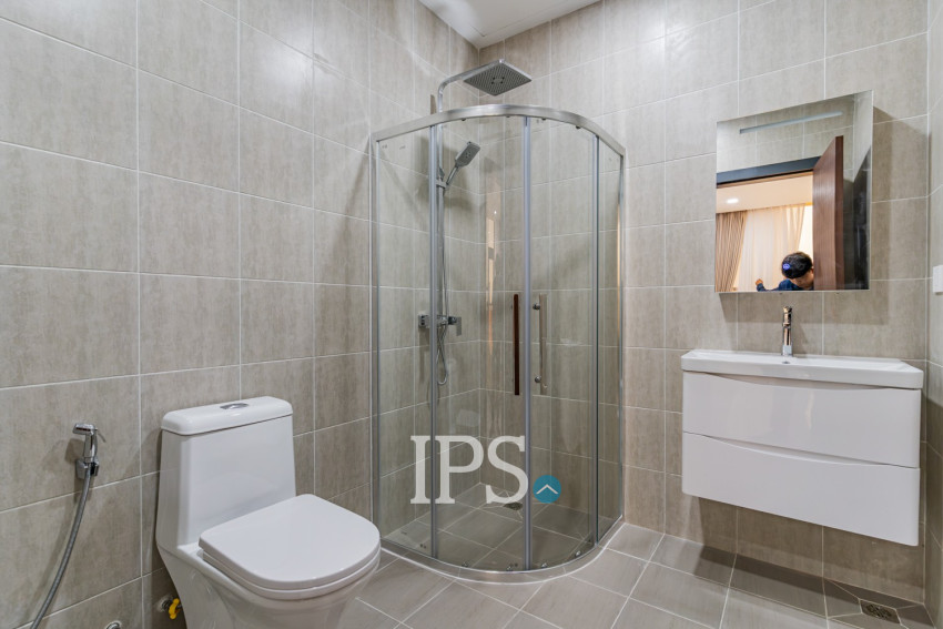 3 Bedroom Serviced Apartment For Rent - Boeung Kak 2, Phnom Penh