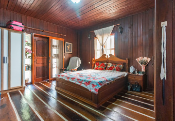 5 Bedroom House For Sale - Svay Dangkum, Siem Reap thumbnail