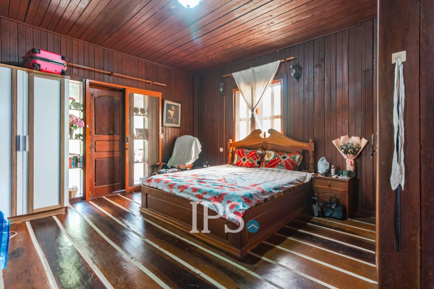 5 Bedroom House For Sale - Svay Dangkum, Siem Reap