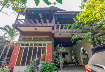 5 Bedroom House For Sale - Svay Dangkum, Siem Reap thumbnail