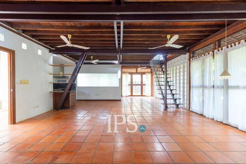 3 Bedroom Compound Wooden House For Rent - Sala Kamreuk, Siem Reap