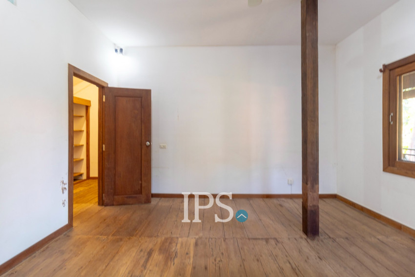 3 Bedroom Compound Wooden House For Rent - Sala Kamreuk, Siem Reap