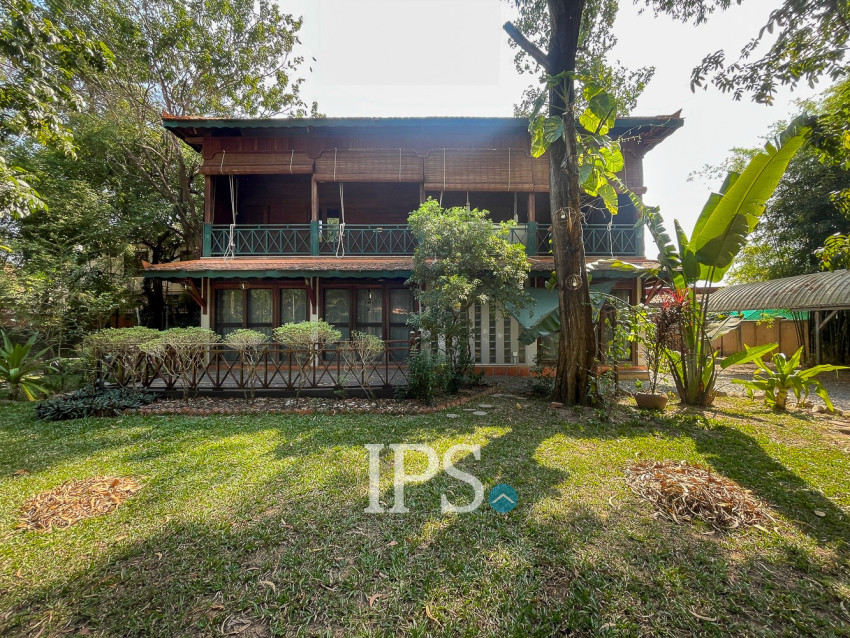 3 Bedroom Compound Wooden House For Rent - Sala Kamreuk, Siem Reap