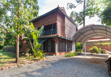3 Bedroom Compound Wooden House For Rent - Sala Kamreuk, Siem Reap thumbnail