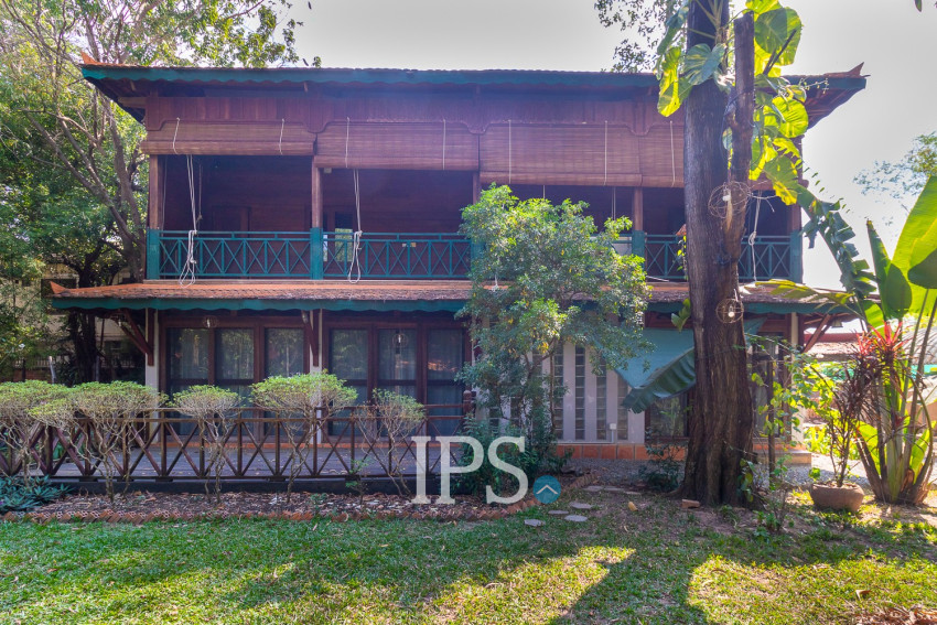 3 Bedroom Compound Wooden House For Rent - Sala Kamreuk, Siem Reap